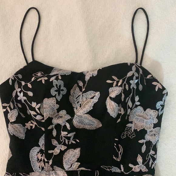 Black dress, shimmery light pink and white embroidery - high-low skirt - Size 6 - Picture 3 of 5